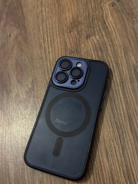 Iphone 15 pro 88% baterii