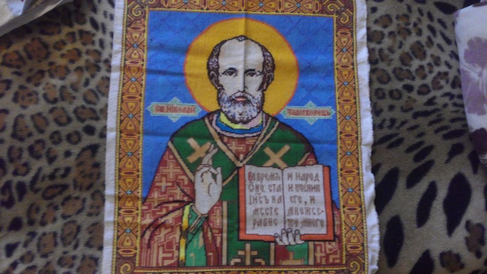 Икона вышитая