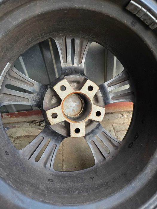 Felgi aluminiowe 17 z oponami do BMW E60 E61 7.5j ET20 5x120