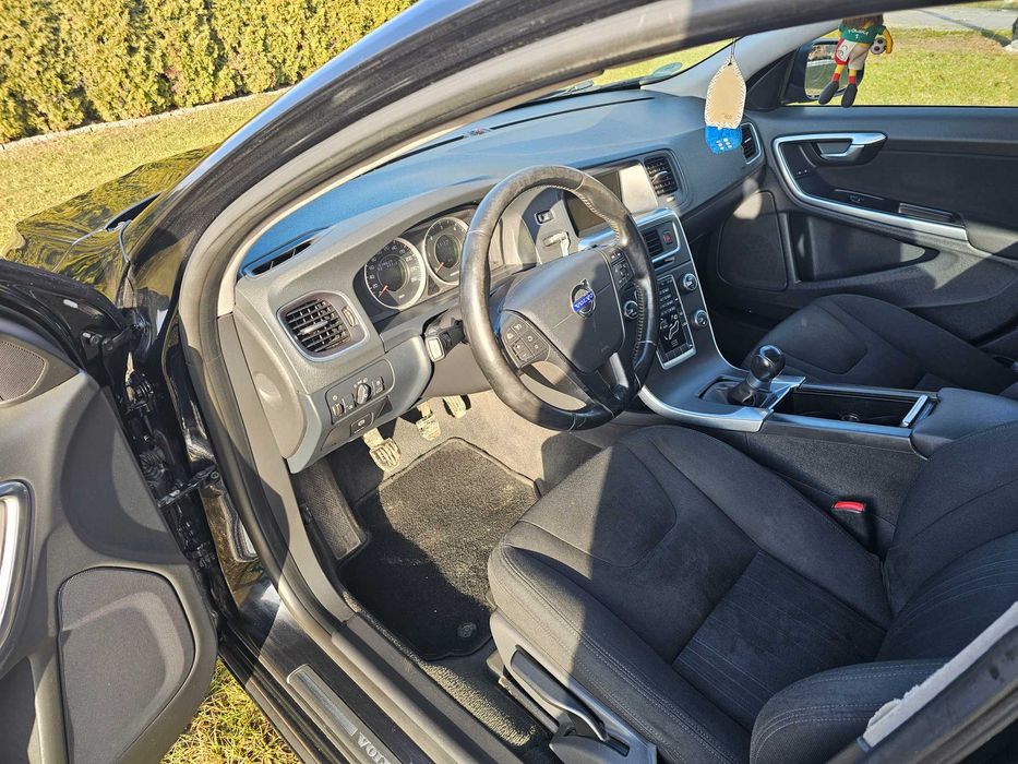 Volvo v60 2.0diesel 190km