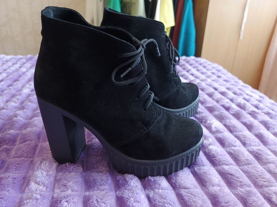 Ботильйони замшеві