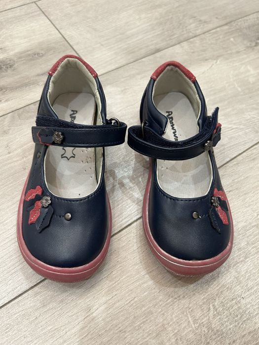 Buty skórzane dla dziewczynki Apawwa nowe