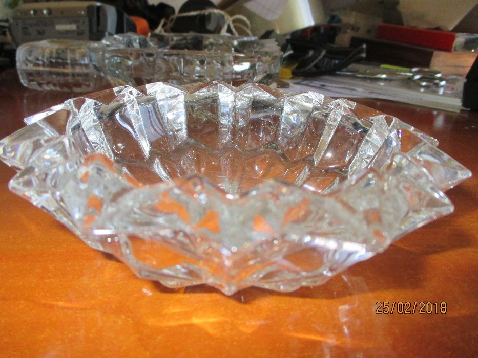 Guarda jóias e 2 cinzeiros meio-cristal