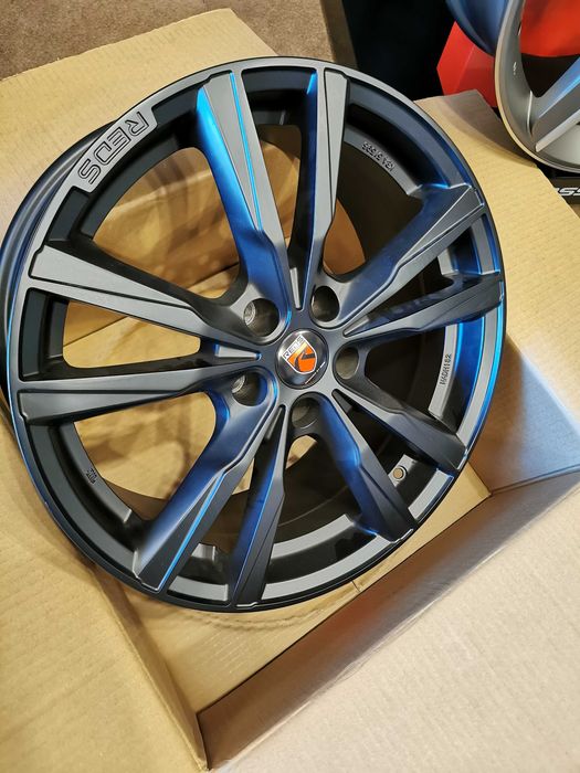 Легкосплавний диск MOMO K2 HD R18 8J 5x112 ET35 DIA79,6 Matt Black