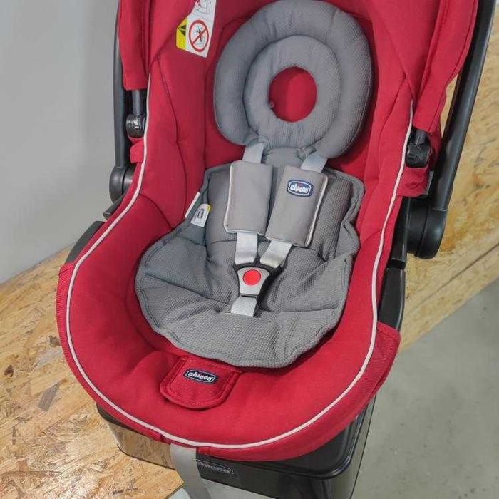 Автокрісло Chicco від 0-13кг/від народ. до 1року в гарному стані