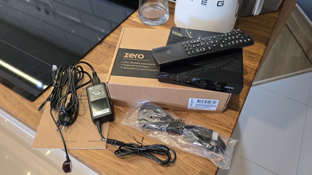 Odbiornik / dekoder VU+ zero REV.2 DVB-S2 HEVC czarny linux E2 oscam