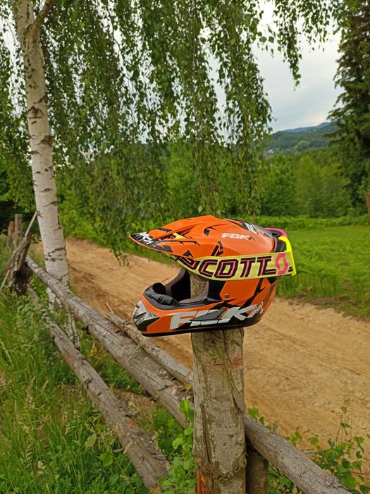 Шлем з окулярами