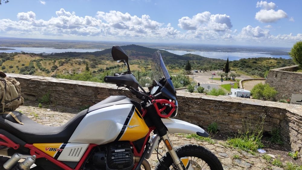 Moto Guzzi V85 TT