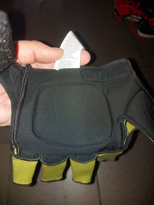 Захистна хокейна рукавичка adidas роз М  ліва