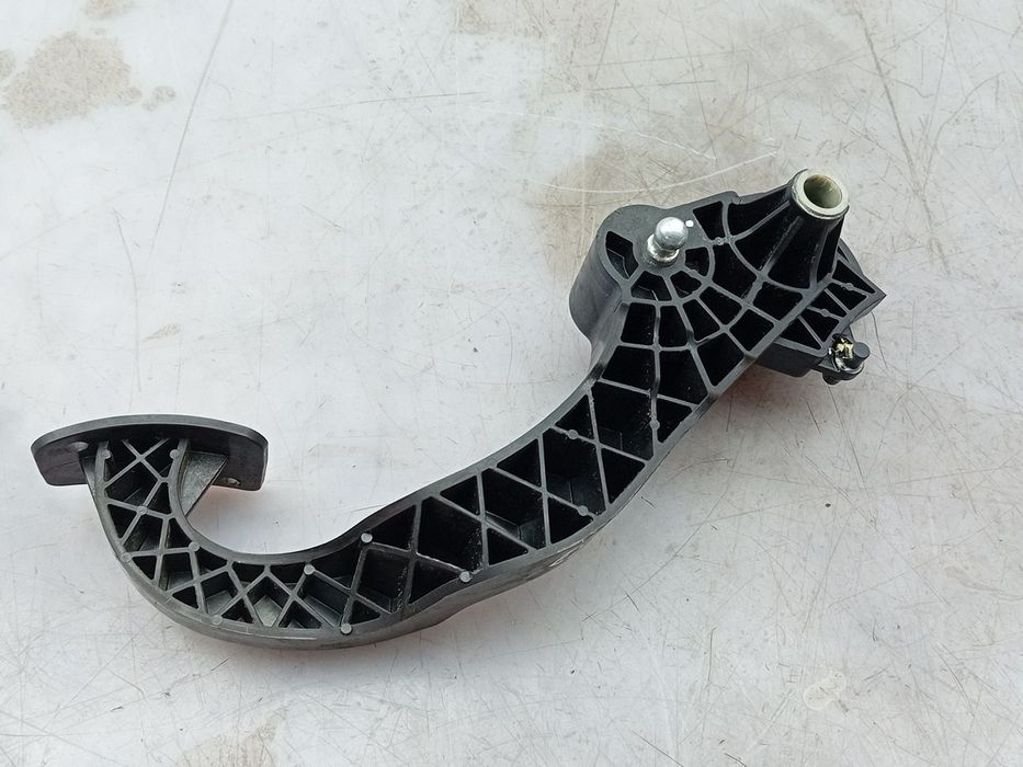 Pedal da embraiagem PEUGEOT 208