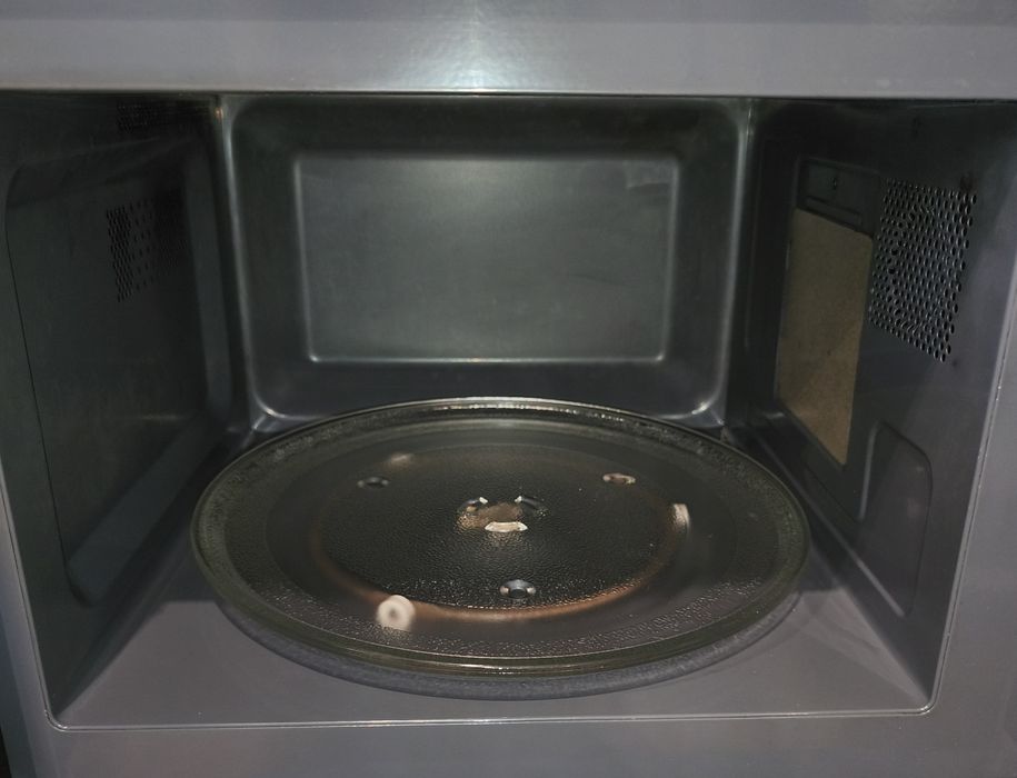 Kuchenka mikrofalowa TOSHIBA (czarna)