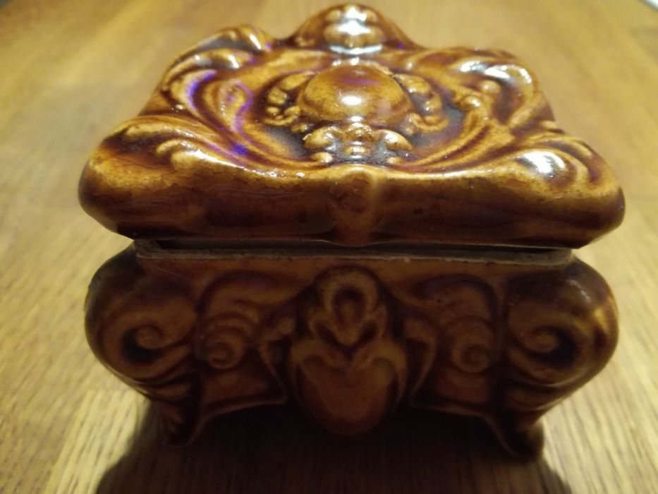 szkatułka prl ceramiczna brązowa