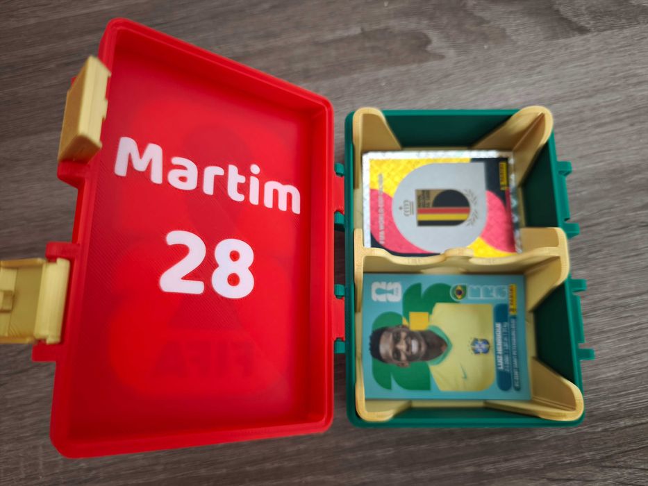 Caixa cromos mundial 2026 Panini versão Fifa com troféu saliente