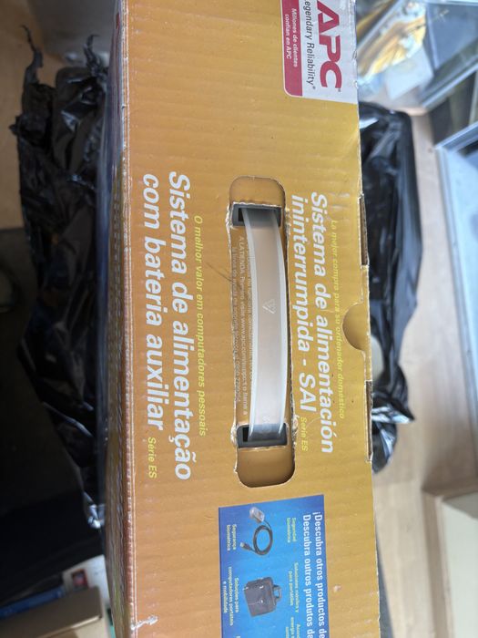 APC 700 VA / 405 W Sistema de Alimentacao