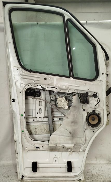 Porta frente esquerda MERCEDES-BENZ Sprinter 3,5-t (906)