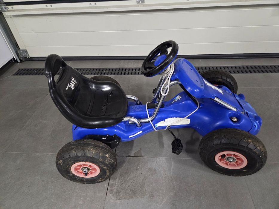 Gokart dziecięcy na pedała