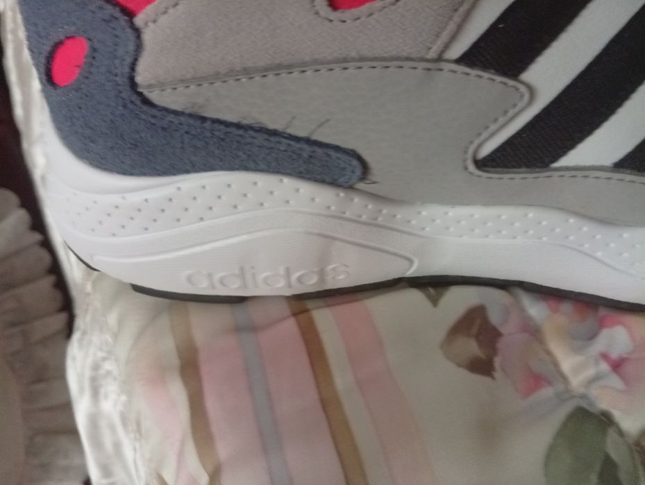 Tênis adidas novos