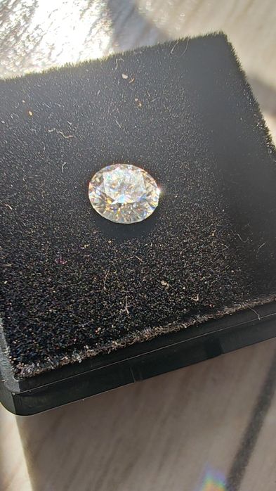 Kamień Moissanit z certyfikatem nowy 10 mm 4 ct D bezbarwny szlif