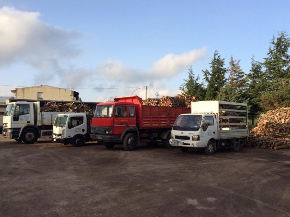 Дрова дуб граб дрова акація з доставкою по Київський області колоті