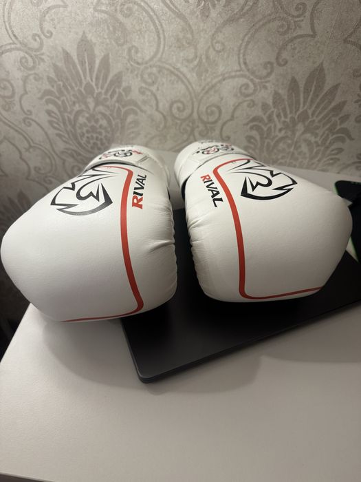 Перчатки Rival RS2V 16 унций
