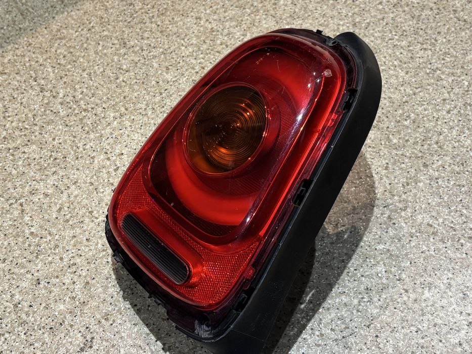 MINI COOPER F55 lampa lewa tył