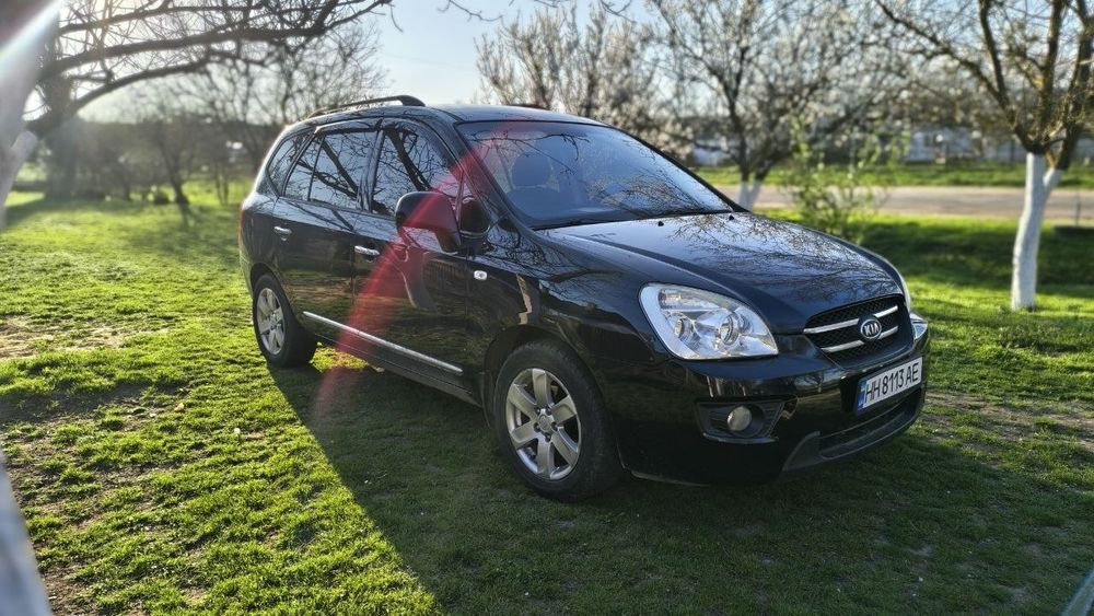 Продам Kia Karens