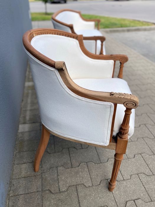 Zestaw wypocznkowy sofa i fotel po renowacji w stylu Loudwik XVI