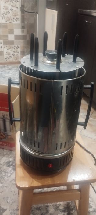 Електрошашличниця на 6 шампурів