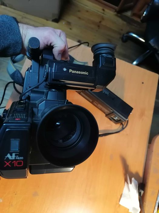 Kamera S-VHS Panasonic NV-MS1