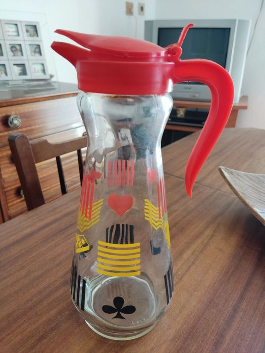 Jarro de líquidos, antigo