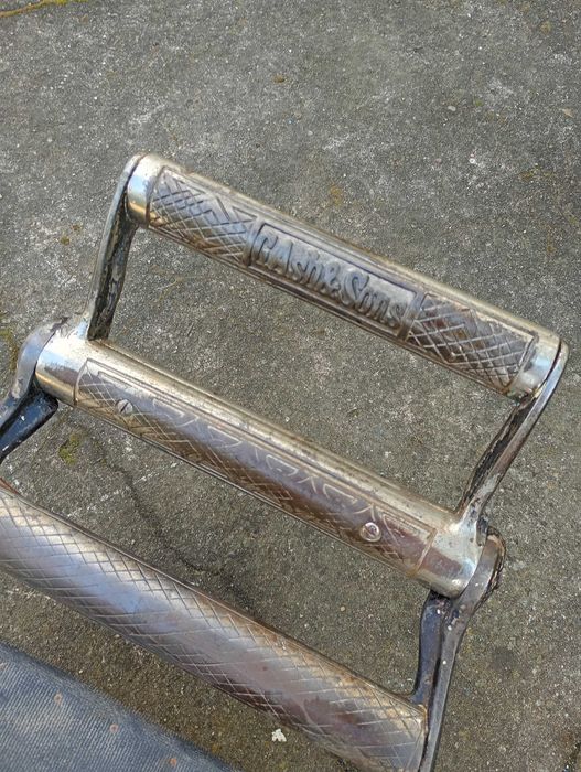 Sprzedam zabytkowy fotel dentystyczny z 1920 roku