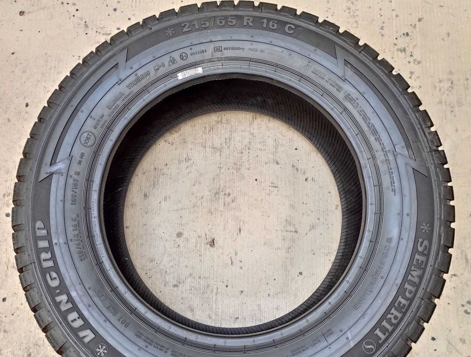 шини 215/65R16C Semperit. 10мм. Bridgestone резина зимова
