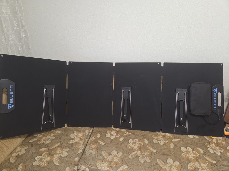 Сонячна панель, зарядний пристрій