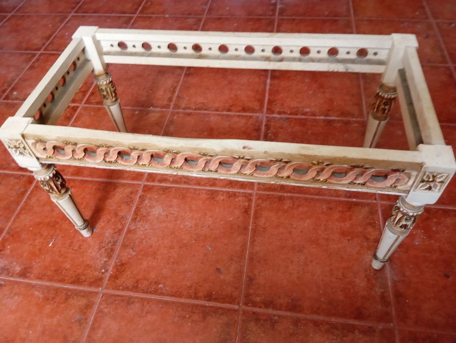 Mesa de sala em granito