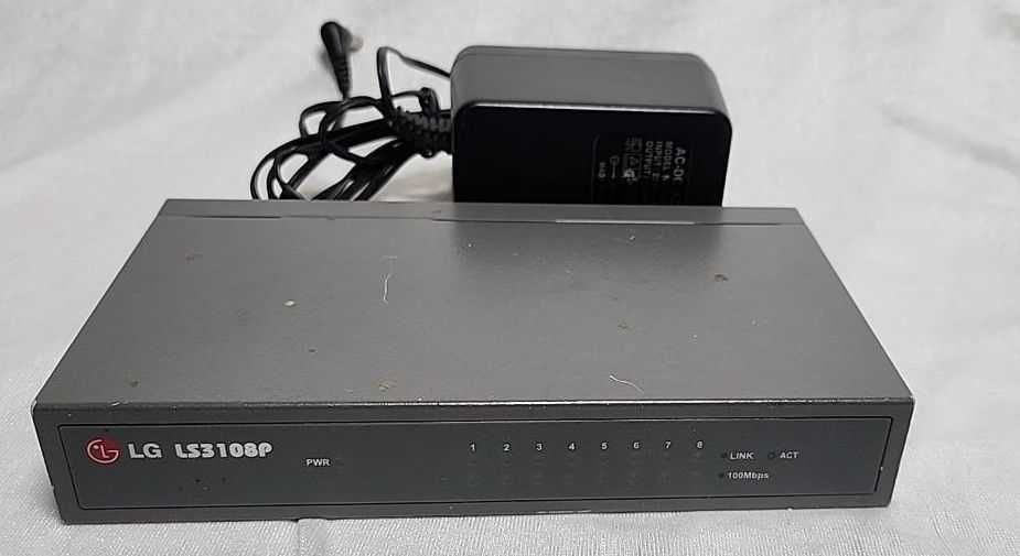 Комутатор 8-портовий LG LS3108P