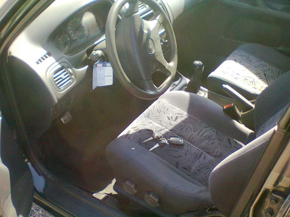 Mazda 323 1.5 GT de 2000 selo, insp. até 2027 com AC