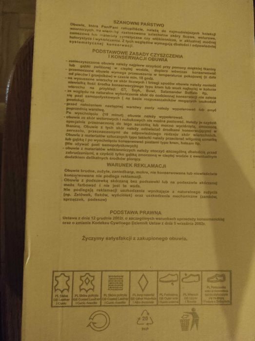 Buty ze skóry z haftem firmy Witt