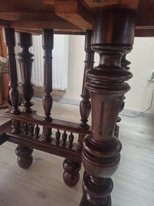 Elegancki stół retro z 6 krzesłami