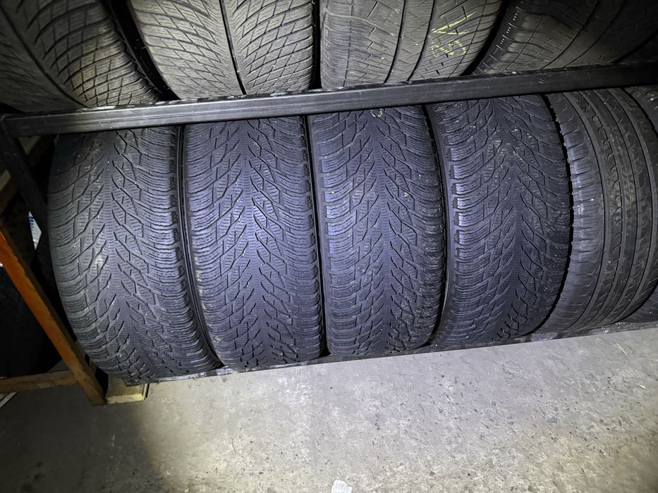 Шини щимові 285/45/22 Nokian