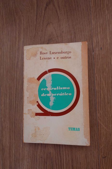 Livro “Centralismo democrático”