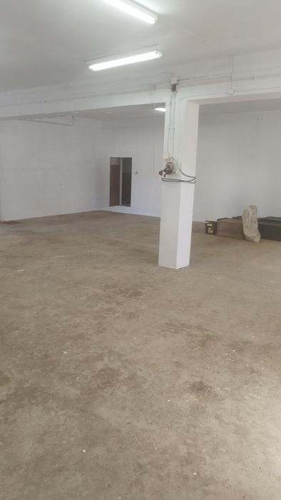 Alugo espaço industrial  ou comercial