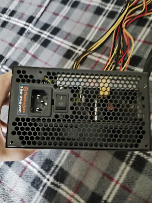 Thermaltake 530w,80plus.