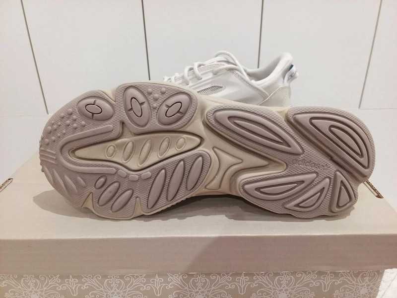 sportowe sneakersy marki Adidas Ozweego Celox 39 1/3 wkładka 25 cm