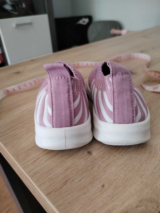 Buty sportowe dziewczynka 25 26