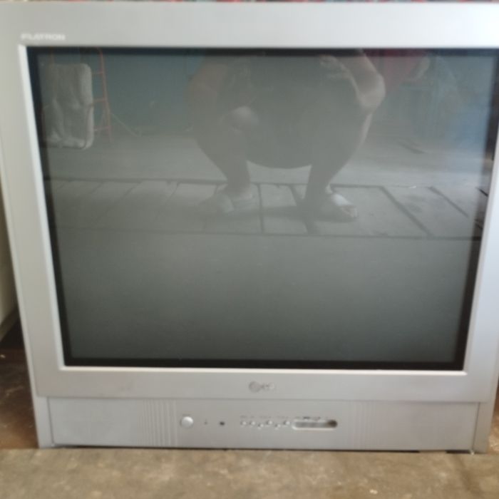 Продам телевизор