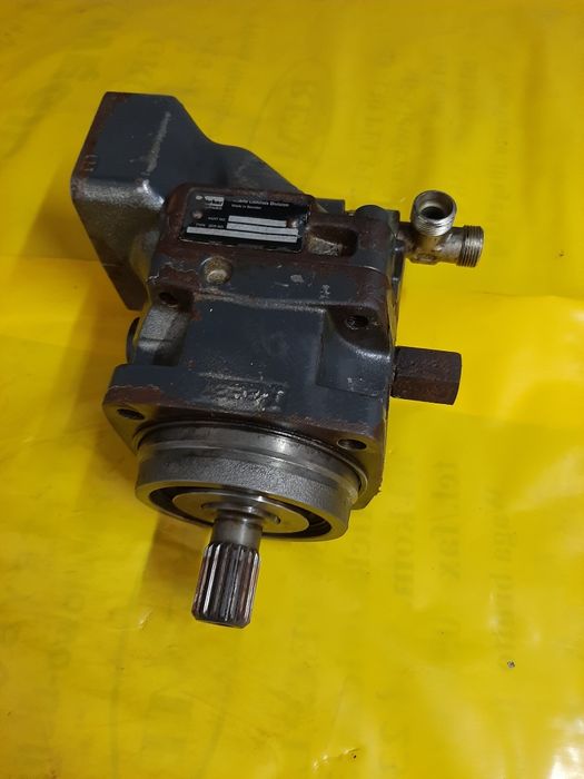 Silnik obrotu do koparki kołowej o&k