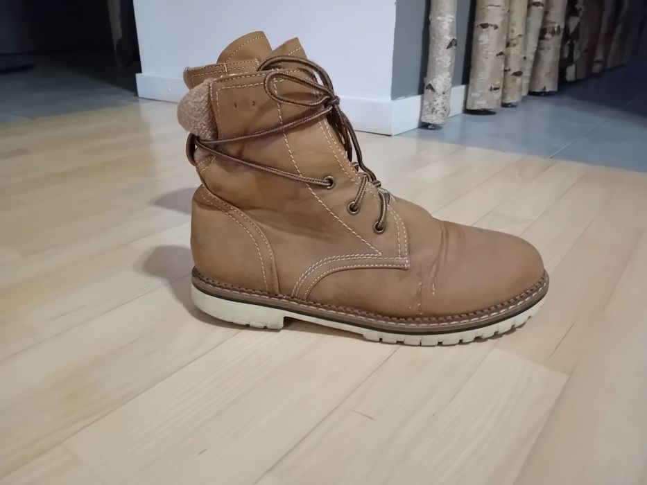 Ciepłe buty młodzieżowe damskie z futerkiem 39