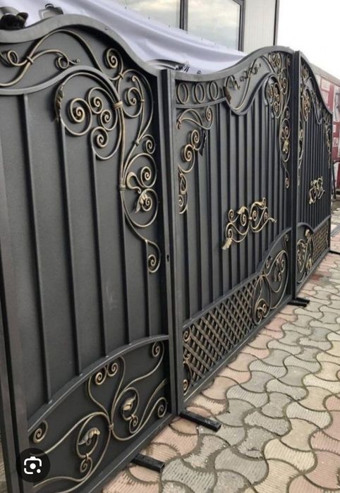 Розпашні ворота під замовлення.