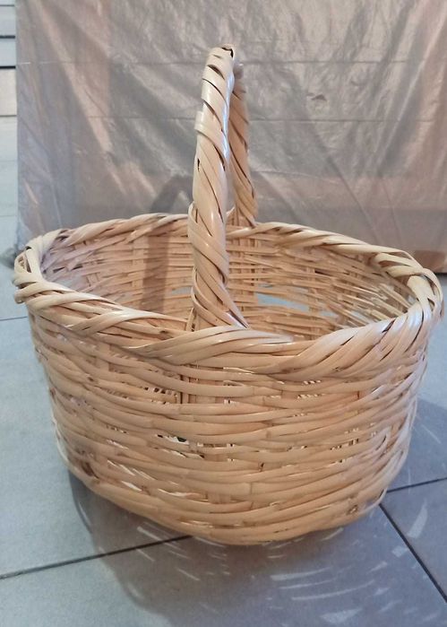 Cesto de cana artesanal