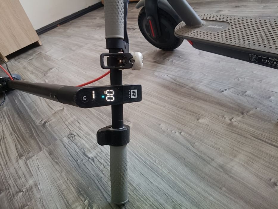 Dwie Hulajnogi elektryczne